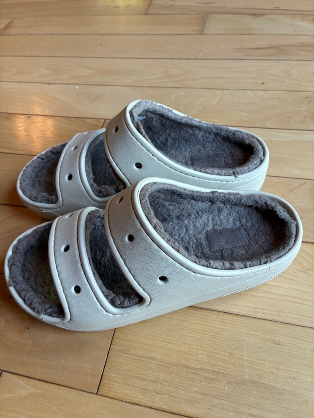 Crocs - Picture 3 of 9
